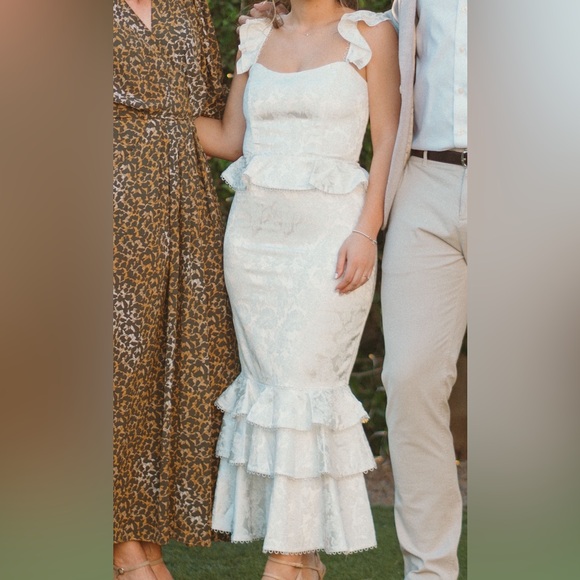 V. Chapman Violet Corset Ruffled Tiered Hem Midi Dress - Picture 5 of 9